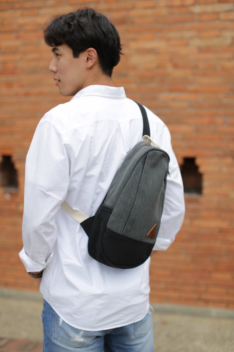JUN Black Rustic Canvas Mini Shoulder Bag backpack canvas shoulder bag in black. - 后背包/双肩包 - 聚酯纤维 黑色