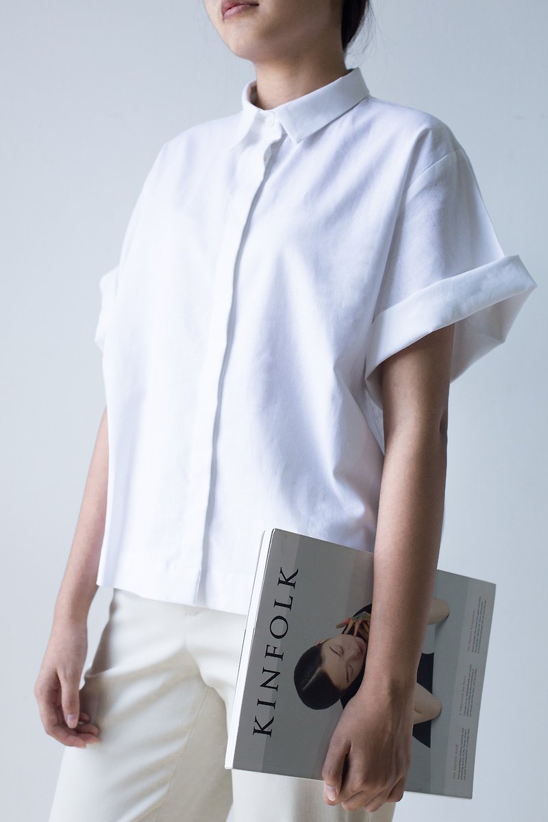 Mani Mina White Boxy Short Sleeve Shirt - 女装上衣 - 棉．麻 透明