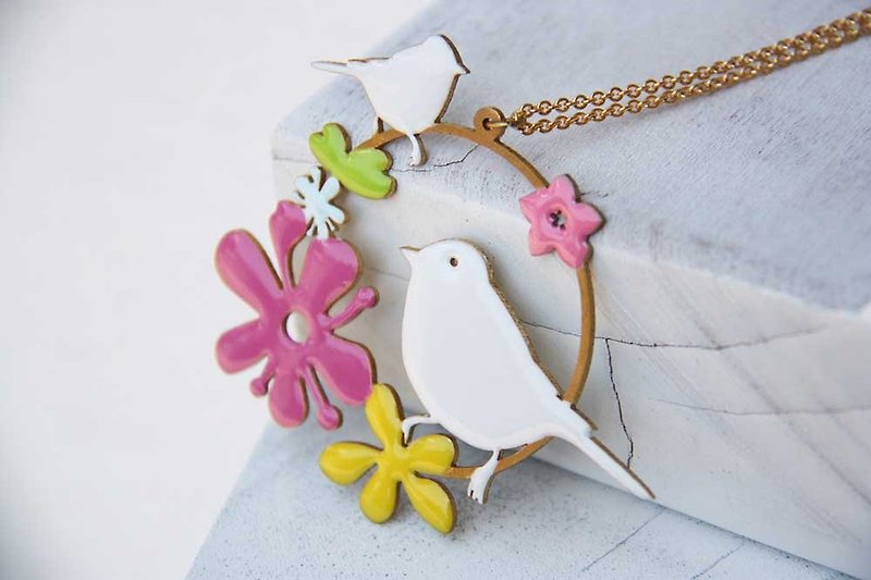 Colored Little bird necklace by linen. - 项链 - 其他金属 