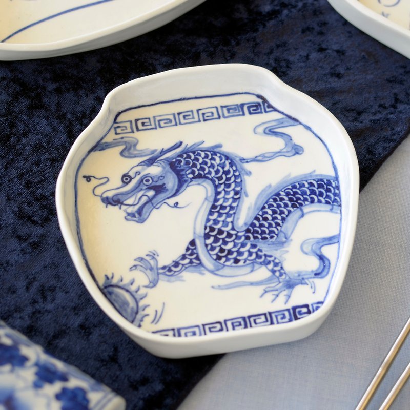 Dragon-shaped jar plate - 盘子/餐盘/盘架 - 陶 蓝色