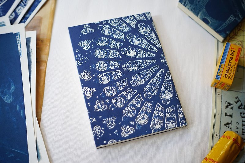 手工蓝晒笔记本 - A5大尺寸 - 圣母玫瑰窗 - 笔记本/手帐 - 纸 蓝色
