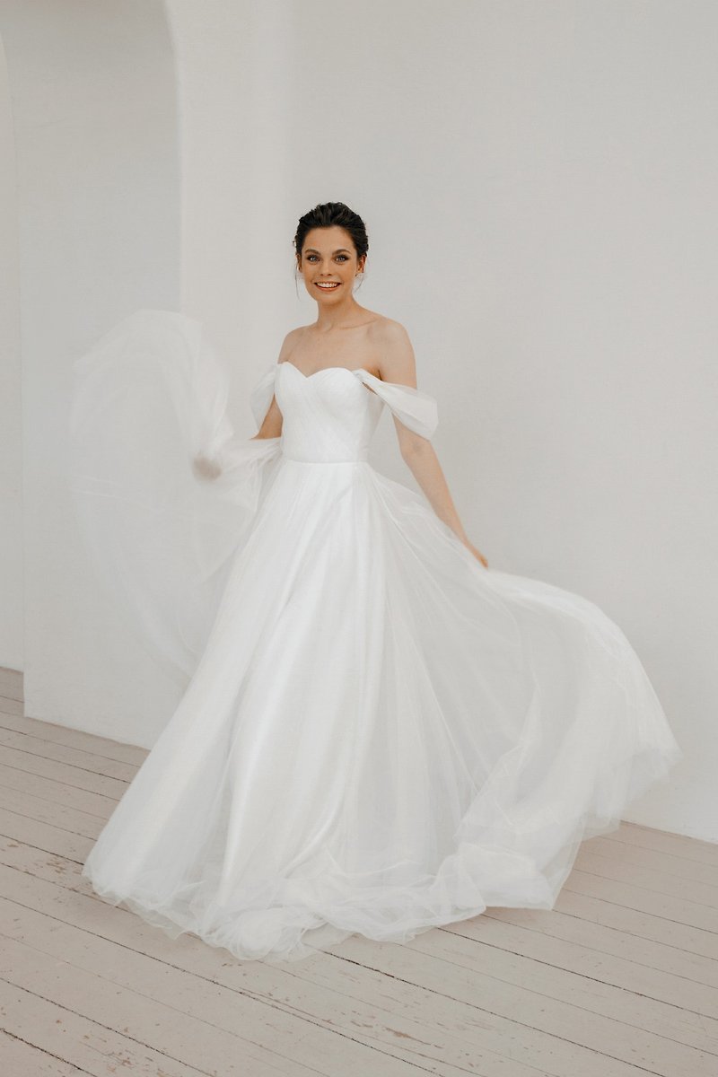 Off shoulder tulle wedding dress, sweetheart wedding dress | Mystique - 晚装/礼服 - 其他材质 