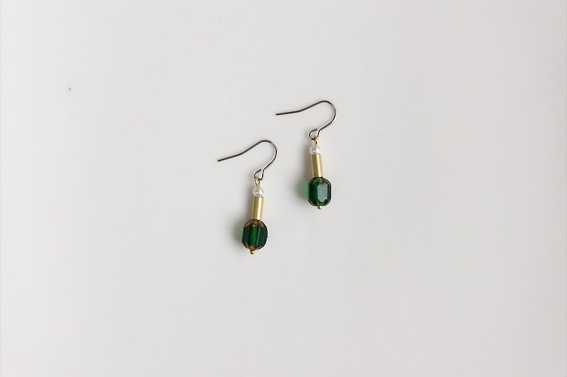 绿响 珍珠黄铜耳环 - 耳环/耳夹 - 其他金属 绿色