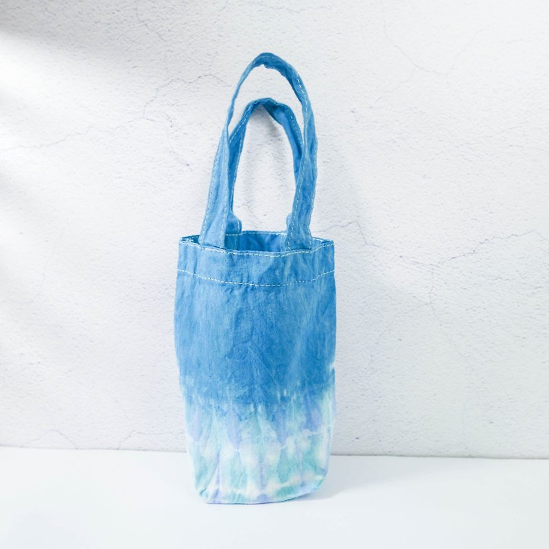: 海浪滔滔 : 饮料提袋 环保袋 手提袋 杯套 手染 渲染 染色 - 随行杯提袋/水壶袋 - 棉．麻 蓝色
