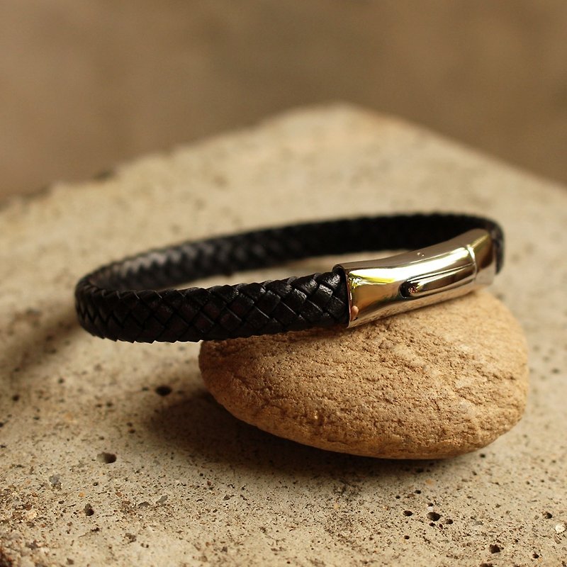 True Love Braided Bracelet (7 mm.) - Genuine Cow Leather Bracelet - Black - 手链/手环 - 真皮 黑色