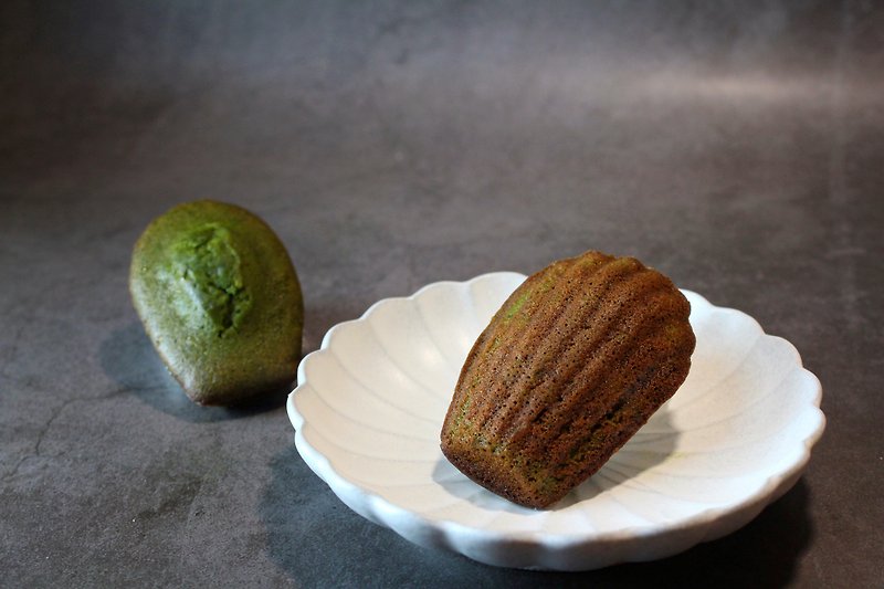 。塔比手作 。玛德莲贝壳蛋糕 小山圆抹茶 - 8份装 - 蛋糕/甜点 - 新鲜食材 绿色