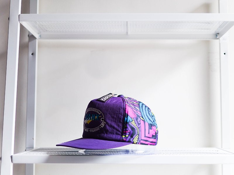 新舄紫图腾滑板青春纪念日 有耳盖 古董鸭舌棒球帽 baseball cap - 帽子 - 防水材质 紫色