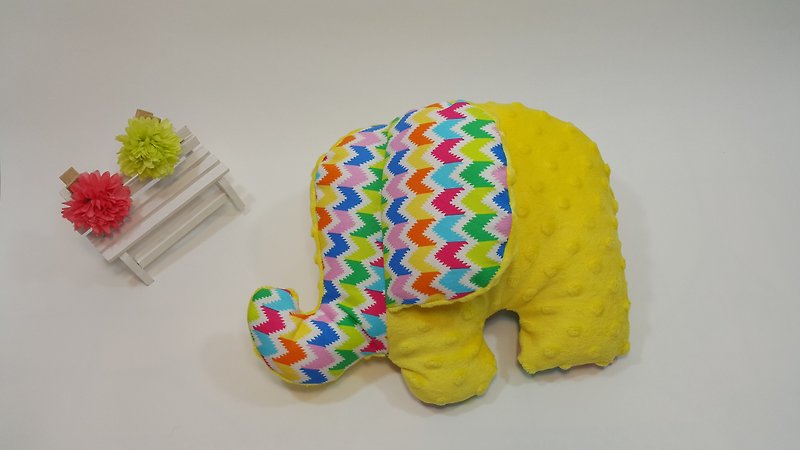 我爱大象抱抱安抚枕(彩虹箭头) - 玩具/玩偶 - 棉．麻 黄色