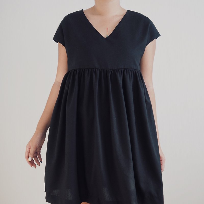 Ami dress black linen - 洋装/连衣裙 - 棉．麻 黑色