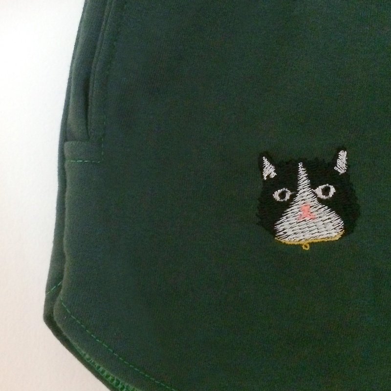 快乐猫刺绣-短裤/墨绿 - 女装短裤 - 棉．麻 绿色