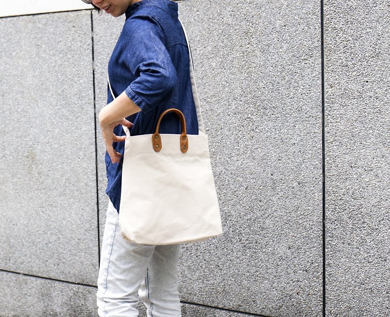 简约M号真皮帆布购物袋 侧背包  A4装得下 - 手提包/手提袋 - 棉．麻 蓝色