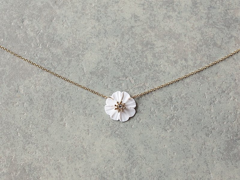 一輪の花のネックレス/白 - 项链 - 粘土 白色