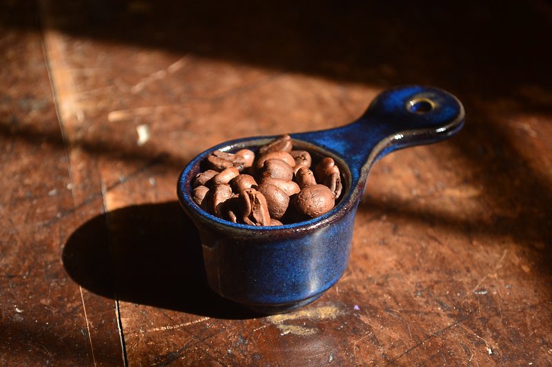 湛放蓝咖啡豆勺啡滤器 锥形滤杯手冲滤杯 咖啡滤杯 咖啡滤器 - 咖啡杯/马克杯 - 陶 蓝色