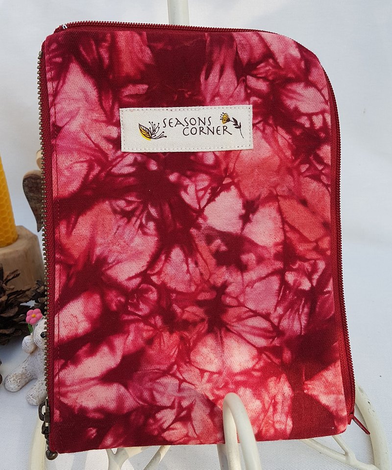 冬季旅行-红色冰火 7寸护照包 圣诞 新年最佳礼物 - 皮夹/钱包 - 棉．麻 红色