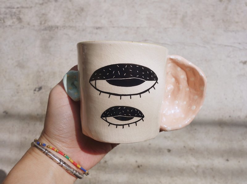 Handmade ceramic mug 2 eyes and big ear human :) - 花瓶/陶器 - 陶 多色