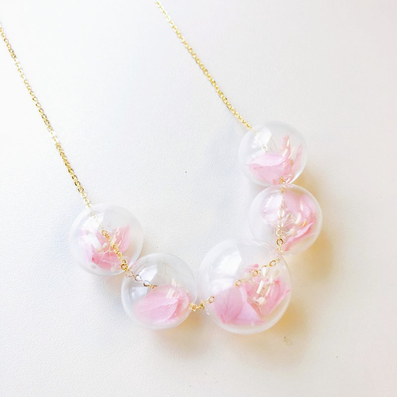 粉红色 绣球花 不凋花 保鲜花 玻璃珠 圆珠 透明 项链 颈链 樱花 - 颈链 - 玻璃 粉红色