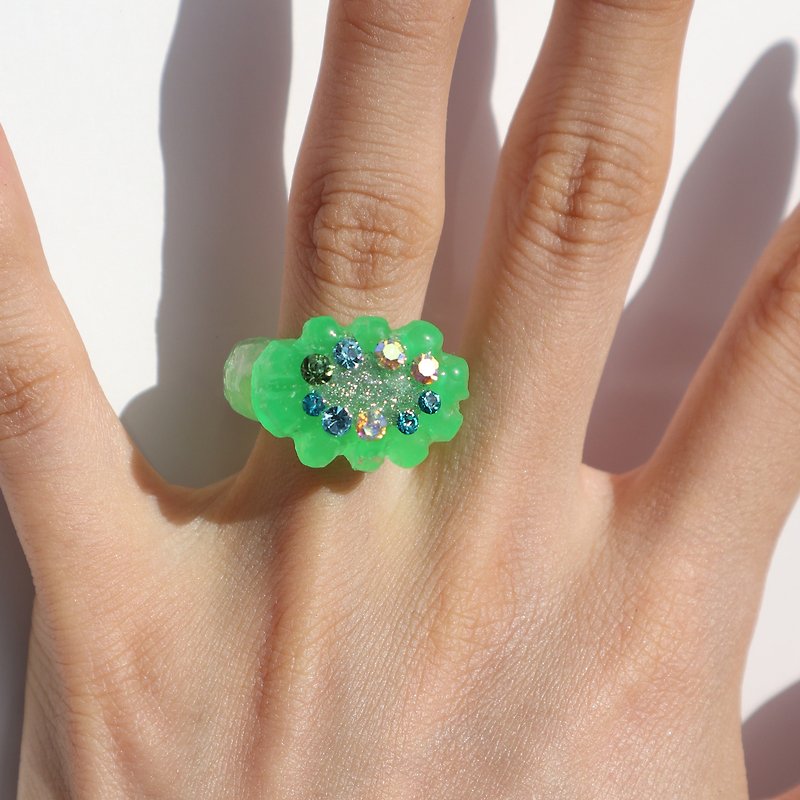 皇冠绿 - 戒指 - 其他材质 绿色