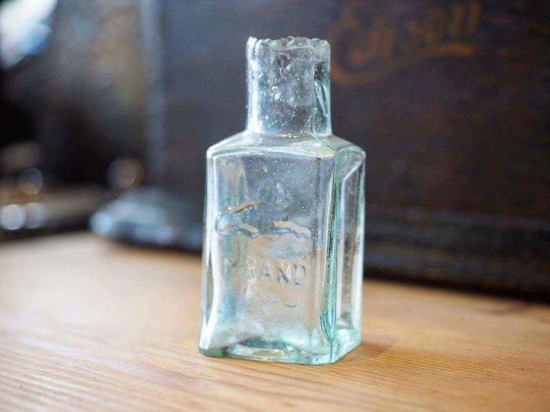 英国百年历史玻璃墨水瓶（共十款） - 植栽/盆栽 - 纸 