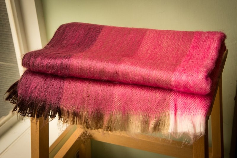 南美洲手作羊驼披肩长毛款 - 围巾/披肩 - 其他材质 粉红色