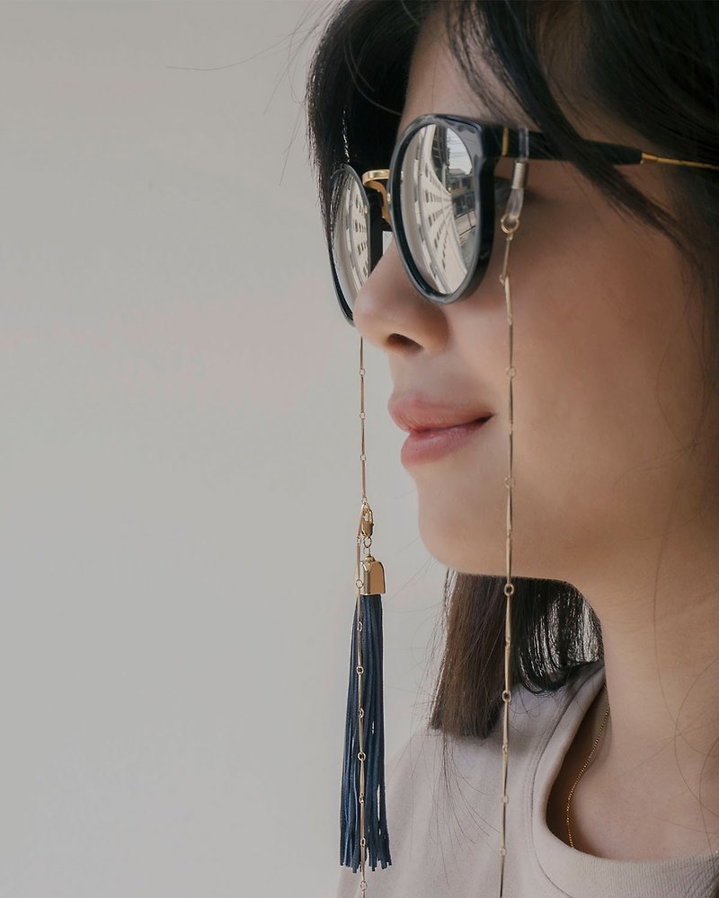 Sunglasses chain Gold Necklace With Leather Tassel - 眼镜/眼镜框 - 宝石 多色