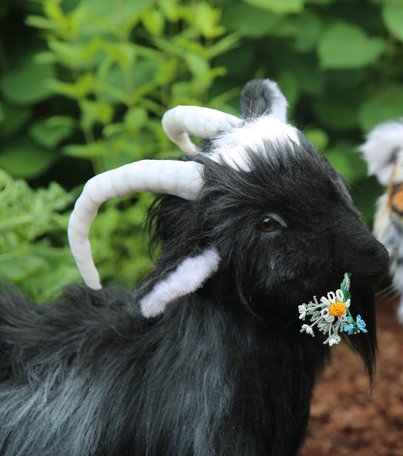 Goat realistic plush toy. Stuffed animals by photo. Poseable art doll - 玩偶/公仔 - 其他材质 黑色