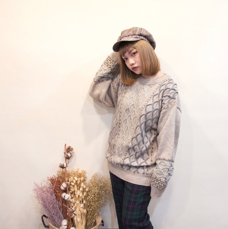 Back to Green:: 半立体 鱼鳞造型  vintage sweater （ST-14） - 女装休闲/机能外套 - 棉．麻 透明