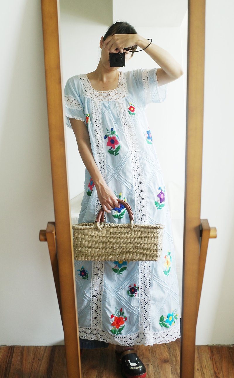Vintage 墨西哥手工刺绣拼蕾丝经典版型洋装 - 洋装/连衣裙 - 棉．麻 