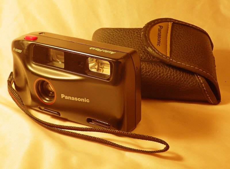 松下 C-325EF 傻瓜相机 35 毫米胶片相机闪光灯自动上弦经过 1990 - 相机 - 其他材质 黑色