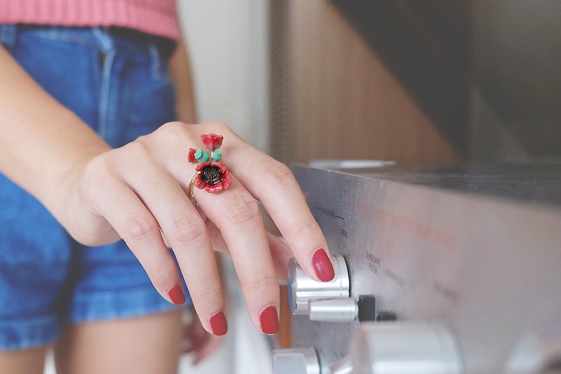 Poppy Ring , Flower Ring , Handpainted GOODAFTERNINE - 戒指 - 铜/黄铜 红色