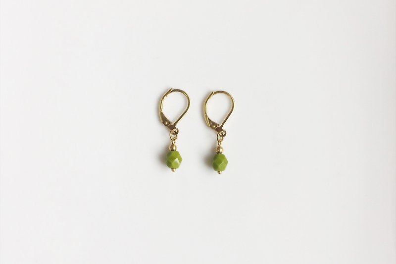 小绿 黄铜玻璃珠造型耳环 - 耳环/耳夹 - 其他金属 绿色