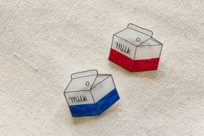 牛奶盒子别针配饰 - 胸针 - 塑料 多色