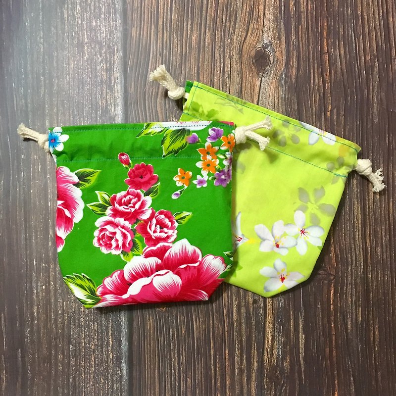 客家牡丹x油桐花-双面收纳束口袋-小 - 化妆包/杂物包 - 棉．麻 绿色