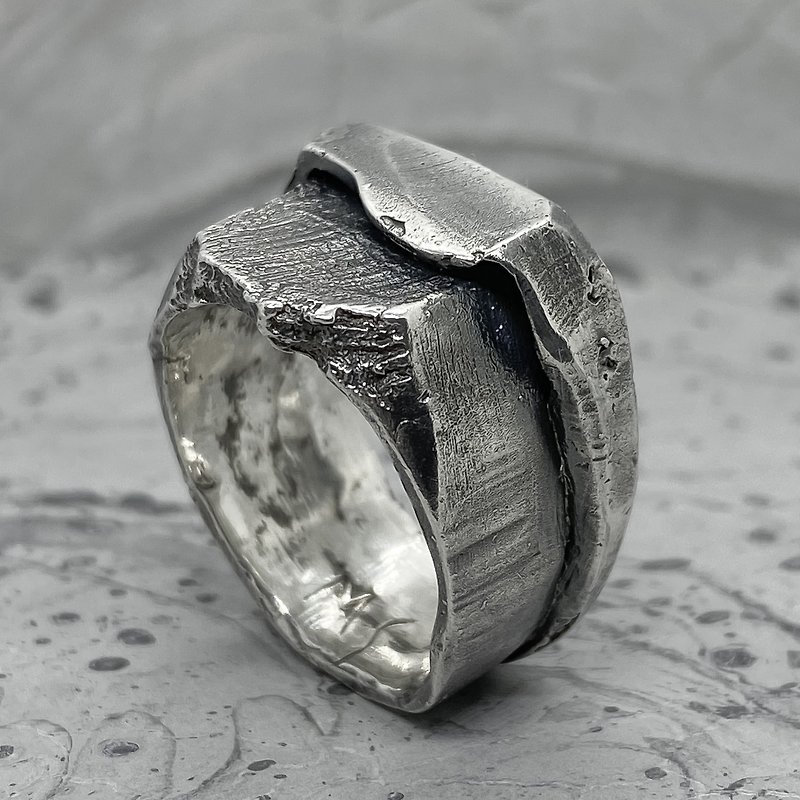 联合环-一个大的环与两个形状和纹理的组合 - 戒指 - 纯银 