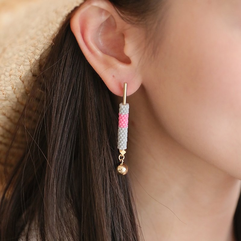 Gray Pink 灰粉红 - 耳环 / 首饰里的腮红霜 / 魅力翻倍 - 耳环/耳夹 - 其他材质 粉红色