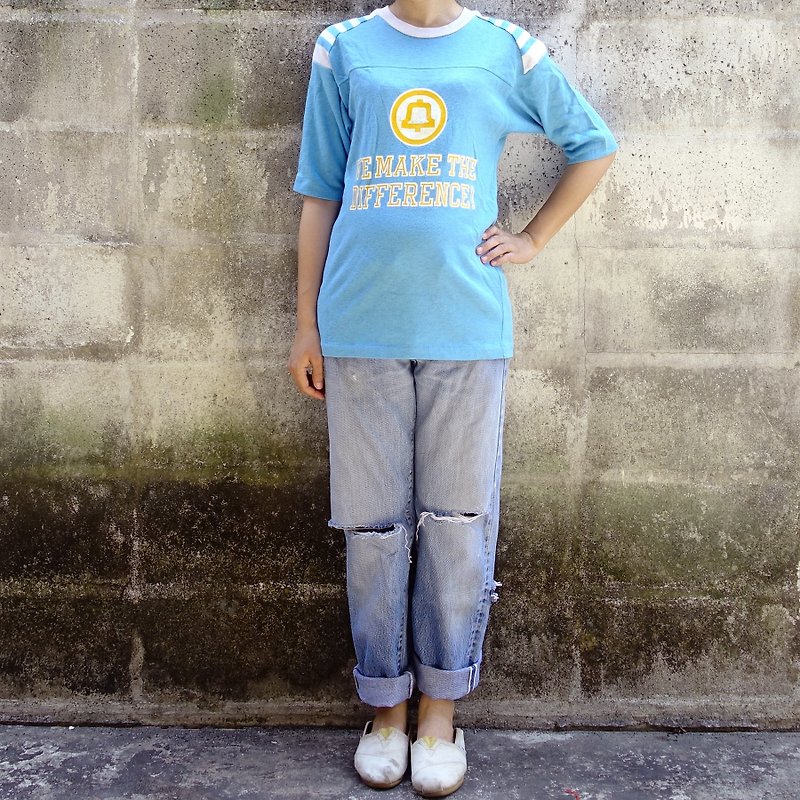 BajuTua/古着/ 70's 美国制 水蓝色足球风五分袖上衣 - 女装 T 恤 - 棉．麻 蓝色