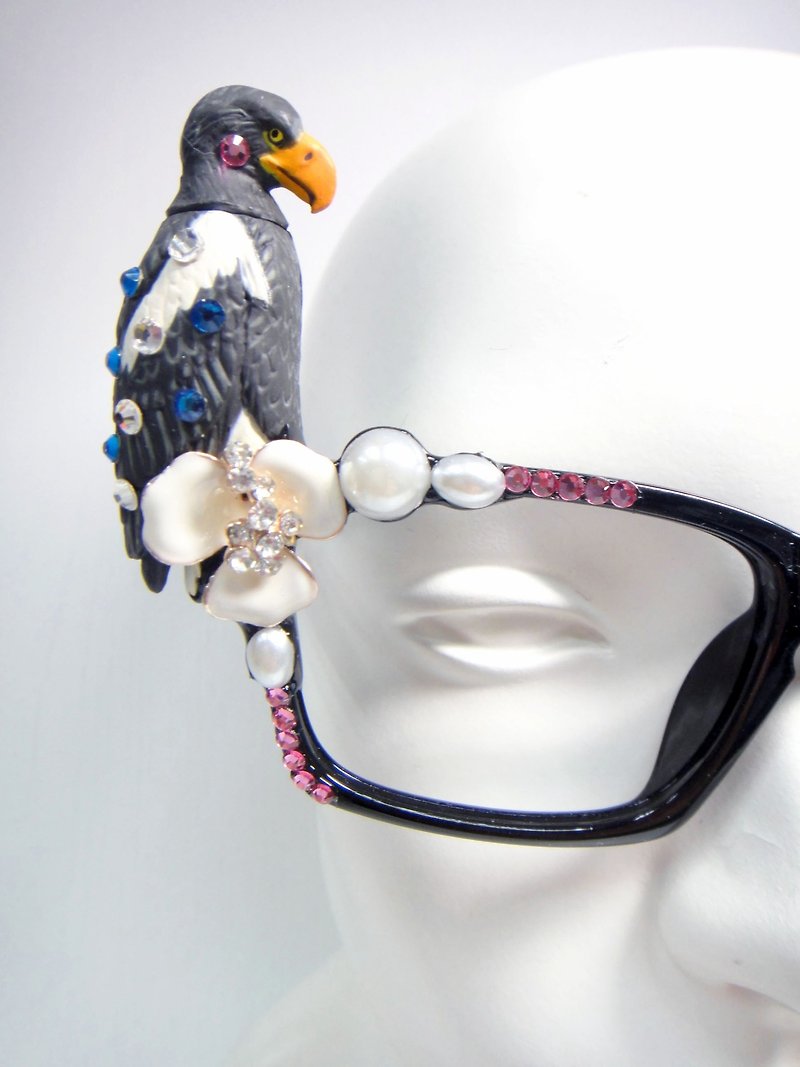 TIMBEE LO 虎头海雕水晶珍珠花朵眼镜 黑框 装饰眼镜 鹰 夸张 - 眼镜/眼镜框 - 塑料 黑色
