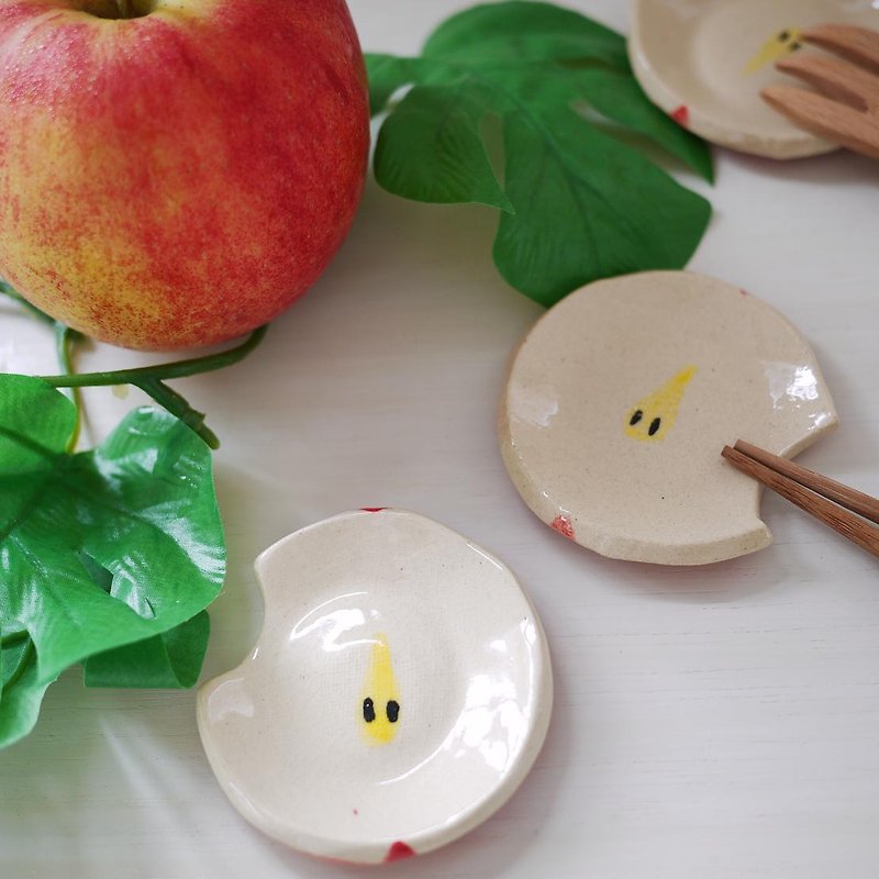 果物箸置【林檎】/cutlery rest of fruits【apple】 - 筷子/筷架 - 陶 红色