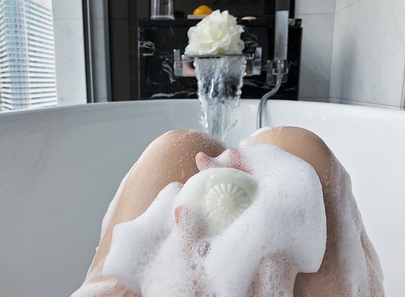 白黄金贵妇皂【限量预购需时】 - 肥皂/手工皂 - 植物．花 白色