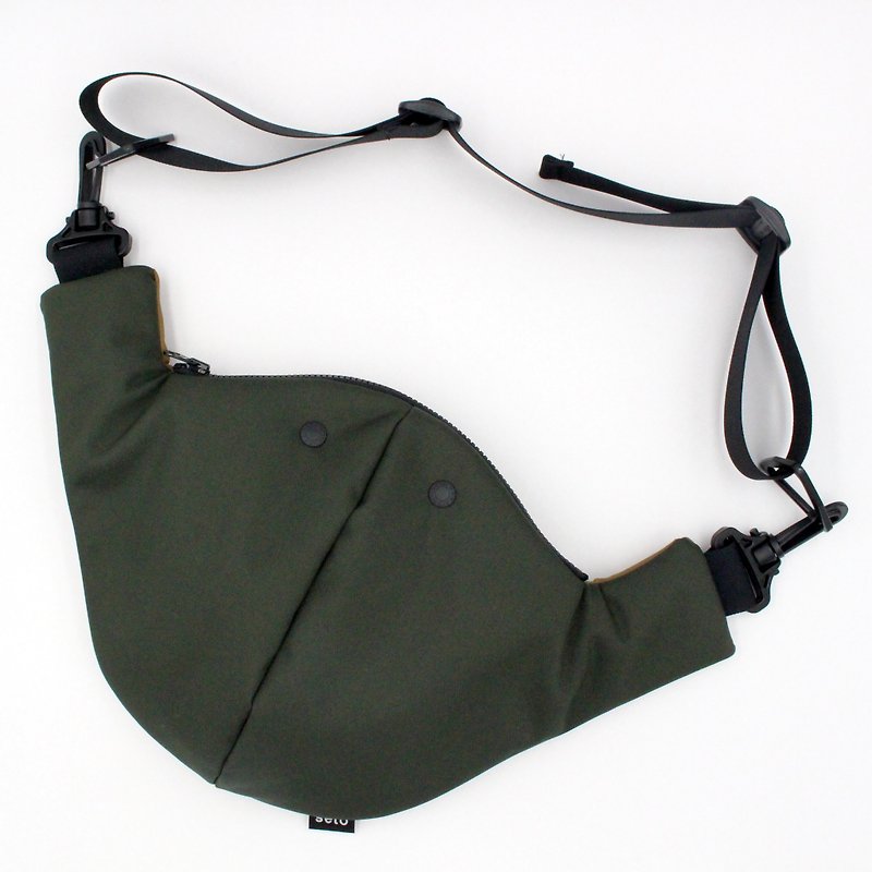 seto / creature bag / Middle / Chu-sagari / Dark-green Light-brown - 侧背包/斜挎包 - 聚酯纤维 绿色