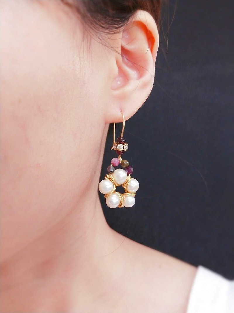 耳环。珍珠花朵*红石榴石耳勾耳夹耳环 - 耳环/耳夹 - 珍珠 多色