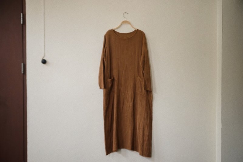 Unwind Dress | INDIGO / PADUAK WOOD dyed soft cotton | - 洋装/连衣裙 - 棉．麻 咖啡色