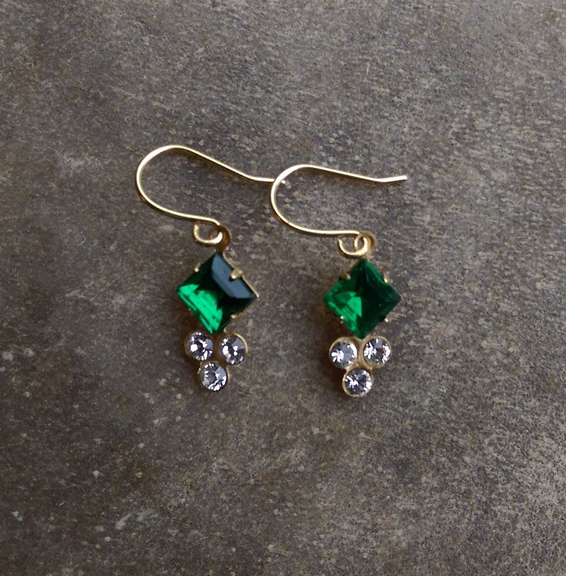 古董深绿玻璃黄铜水晶耳环 - 耳环/耳夹 - 宝石 