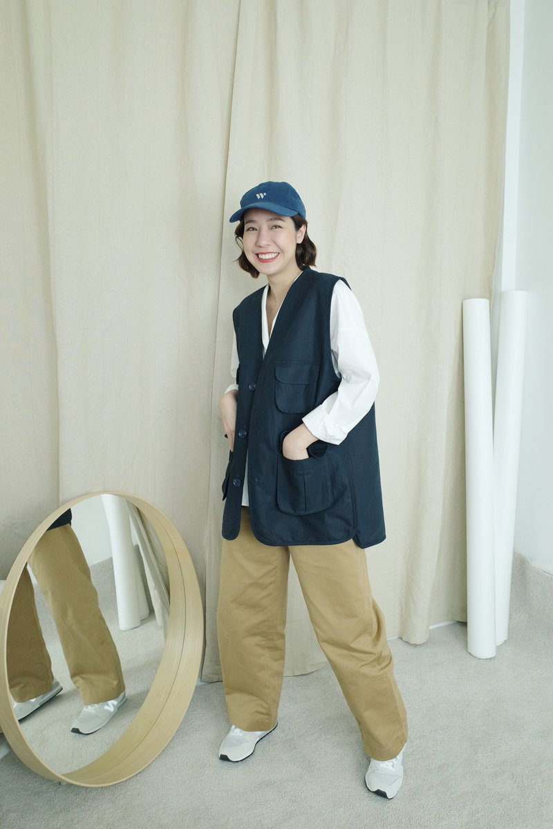 WHITEOAKFACTORY Timmy multi pocket safari cargo loose vest coat - Navy blue - 女装背心 - 棉．麻 蓝色