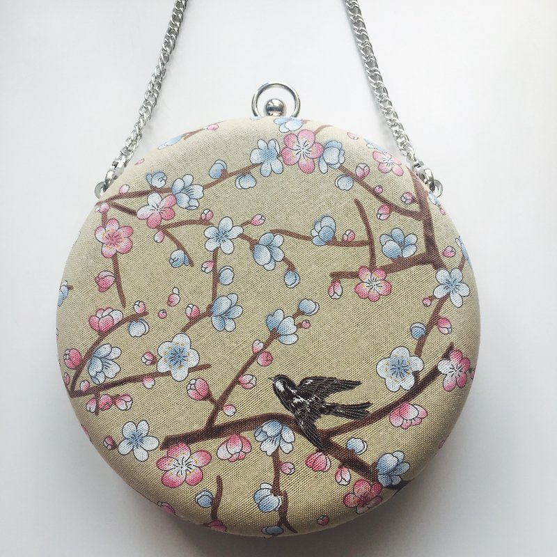迷黄日式樱花飞燕小圆包 — 可手拿/斜背两用 - 侧背包/斜挎包 - 棉．麻 卡其色
