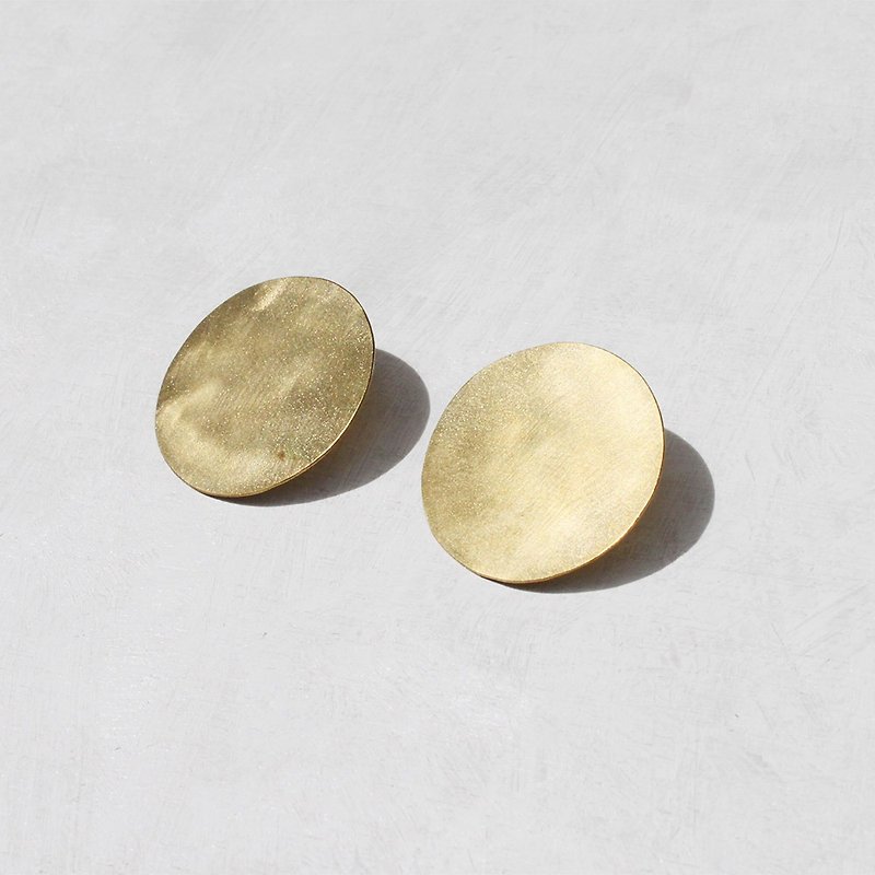 简约黄铜大圆片耳环 - 925纯银耳针 - 耳环/耳夹 - 其他金属 金色