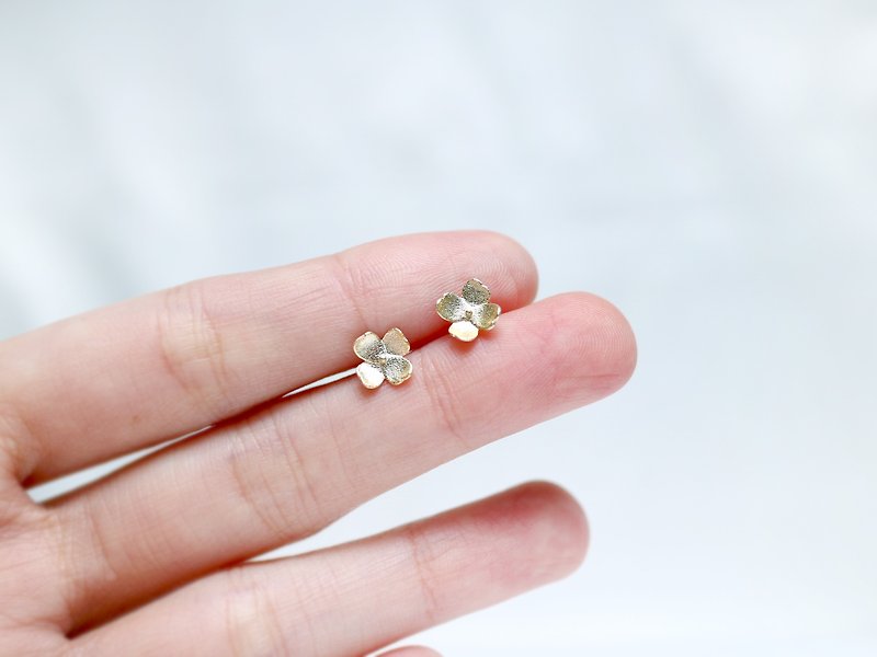 【无限幸运小花朵】纯银耳环 - 耳环/耳夹 - 纯银 