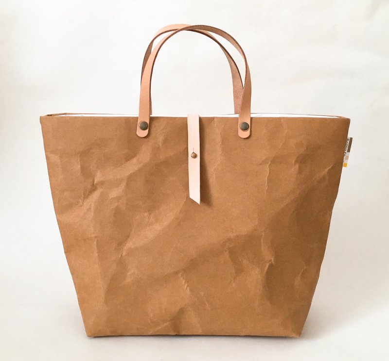 Kraft brown Tote Bag Small with Closure and Tyvek lining - 公文包/医生包 - 纸 咖啡色