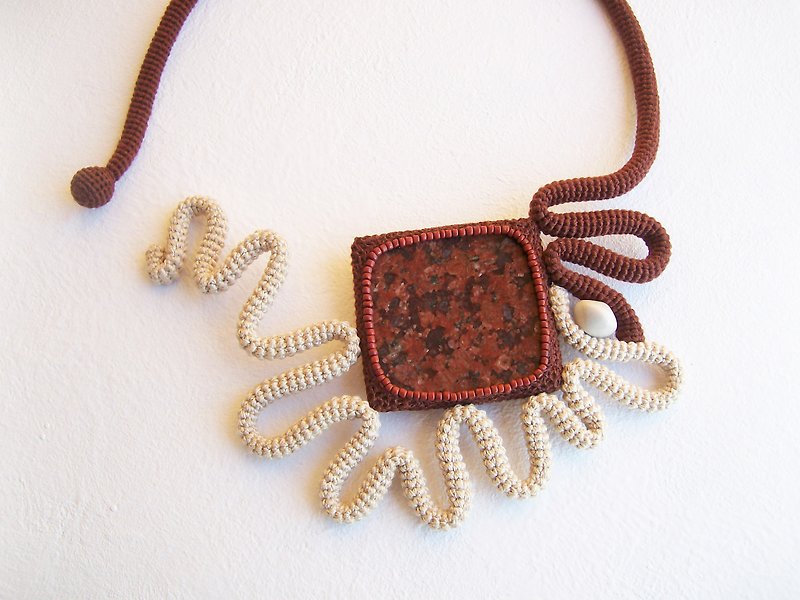 Fiber Art Crochet Necklace Granite Stone Ecru Cinnamon Freeform Tube Collar - 项链 - 绣线 咖啡色