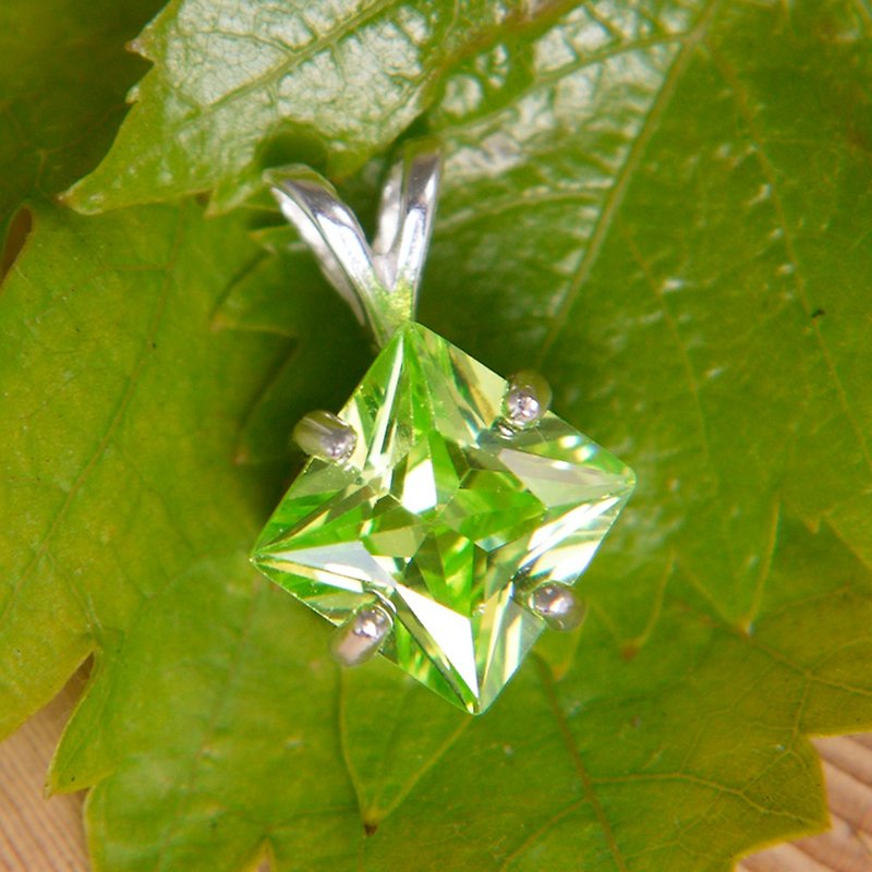 纯银方钻项坠-奥地利翠绿色实验室宝石 - 项链 - 银 绿色