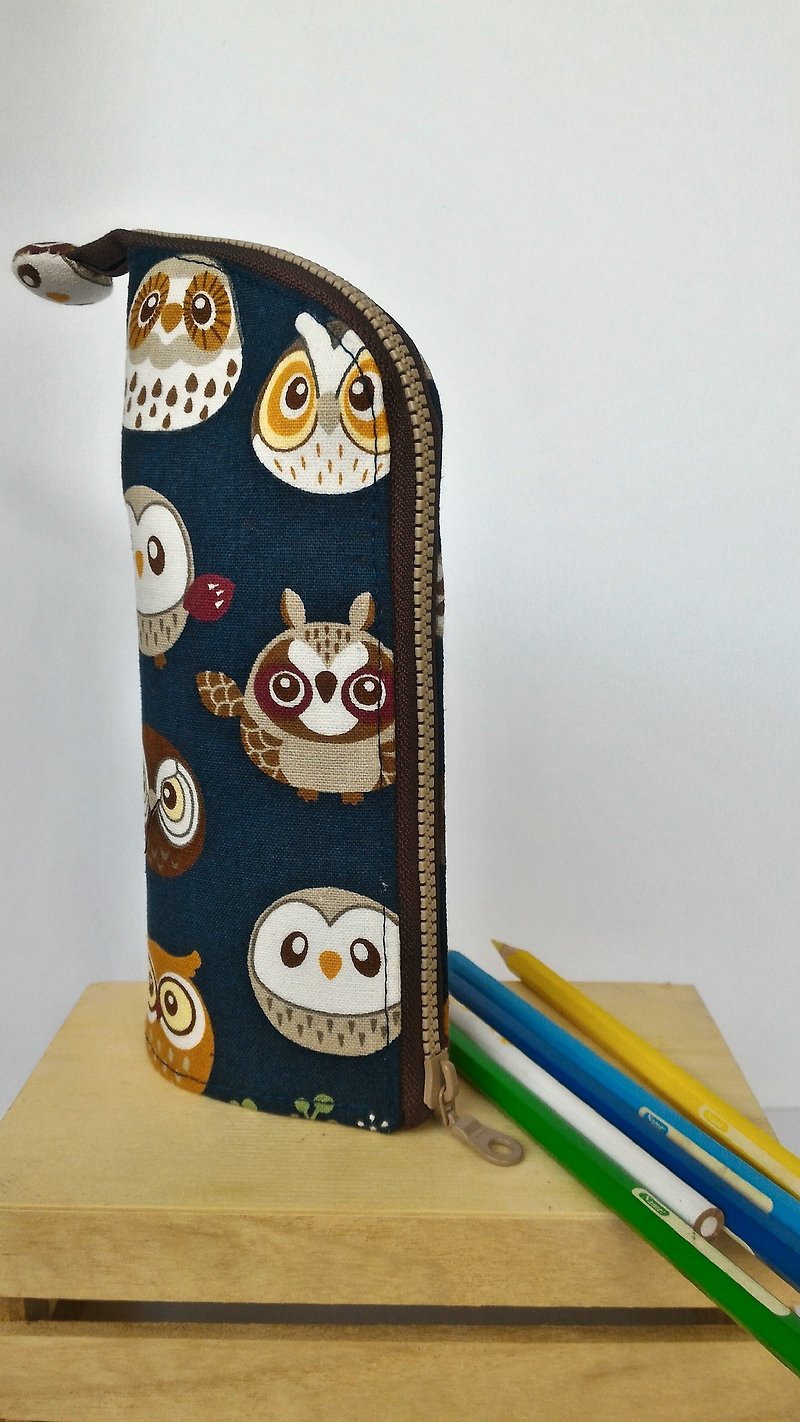 猫头鹰直立式笔袋-毕业 生日 交换礼物 - 铅笔盒/笔袋 - 棉．麻 